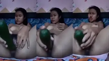 ABG Sange Berat Colmek Pakai Timun Gede Liar