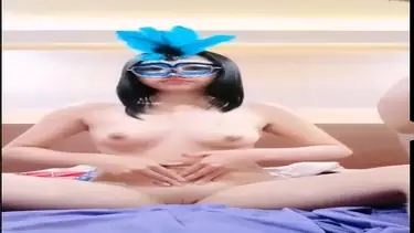 Chelia Dijilatin Susunya Geli